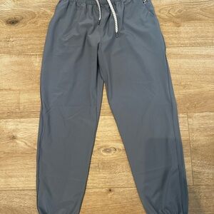Vuori women’s weekend jogger pants